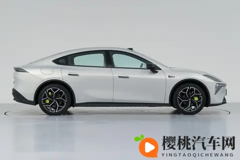 标配激光雷达!深蓝L06 156英寸旋转屏+180km纯电续航-3