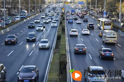 汽车天窗的用途：不止于“观景窗”的多维实用价值-2