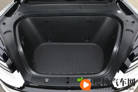 上市86天交付破3万，租电车价立减86万，这款大三排SUV适合家用-2