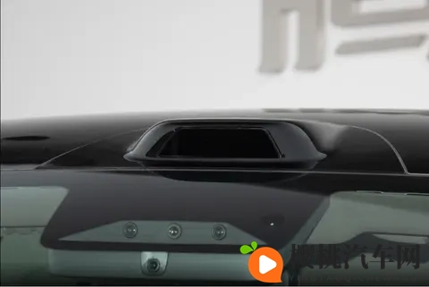 体验腾势N8L DM:娃不晕车,老人不喊累,适合全家人的全能选手-3