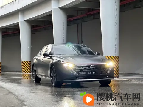 外观更年轻运动!新款日产天籁实拍,搭20T动力,鸿蒙座舱是亮点-1