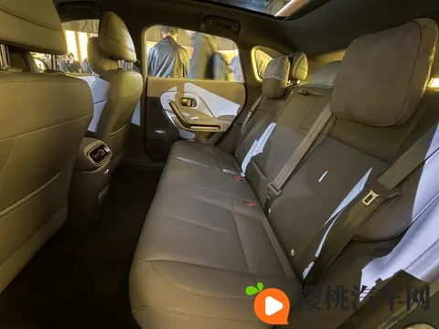 提供515km、605km 两种续航，1058万起，零跑Lafa 5 开启预售-1