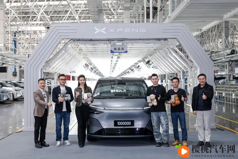 小鹏百万台里程碑达成，X9超级增程首批车主交付落地-1