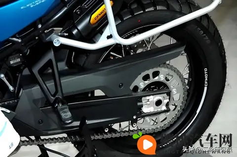 春风800MT ES只升级电子减震，凭啥成摩友热议焦点？-3