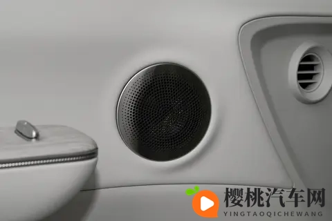 2025 款星纪元 ET:解决全家出行痛点,中大型 SUV 里的「全能选手」-1