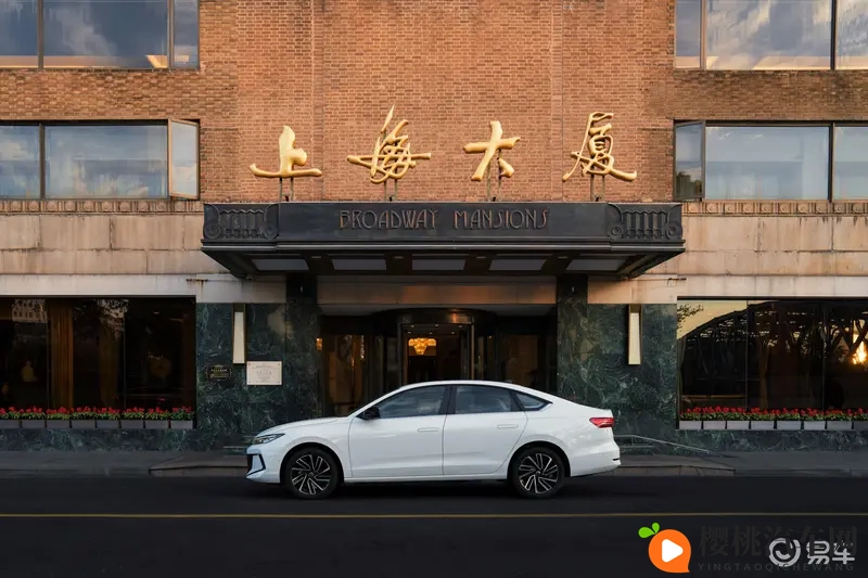 650万用户选出的“国民家轿”，朗逸升级进入Pro时代-1