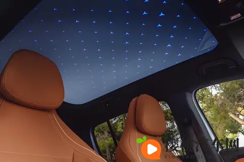 奔驰独有“星空顶”_三联屏设计 全新奔驰GLB官图发布-3