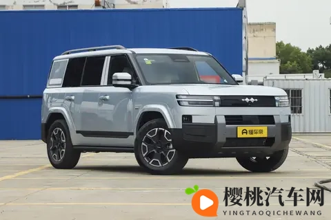 解读方程豹钛 7 2025 款 190KM 四驱 Max 版：新潮家庭的多场景出行伙伴-3