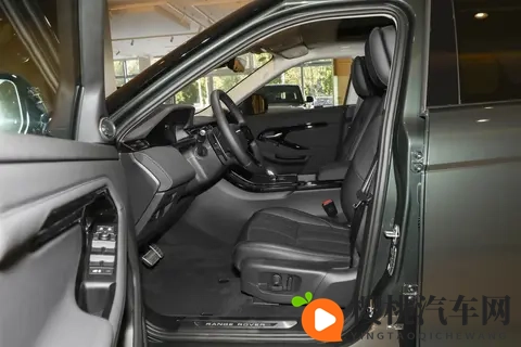 揽胜极光L，入门版与顶配版如何选择？-2