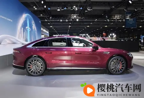 国产旗舰轿车，四座布局，搭载15T插混动力，配激光雷达+NOA辅助-2