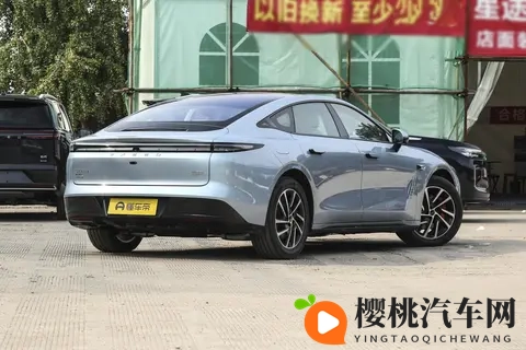 均衡实用之选:2025 款星纪元 ES 增程版 Plus 舒适智享体验-2