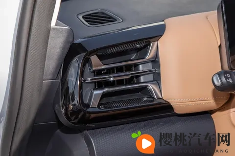 五菱星光730：家用MPV的优选？实测空间、动力、操控-1