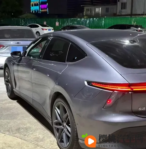 年轻人买破产车，车企哭晕在厕所，消费观悄悄变了-2