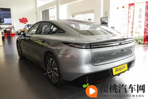 旗舰实力展现:星纪元ES增程版Ultra四驱的全方位解读-2