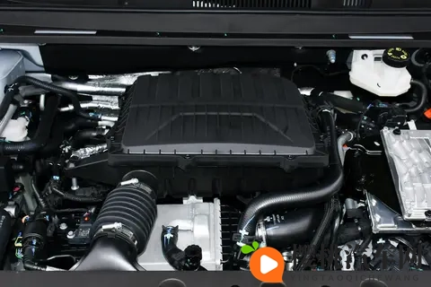 15万级旅行小房车，32变电动七座+双冰箱，1700公里续航-3