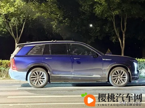 凯迪拉克VISTIQ现身! 大尺寸6座设计-3