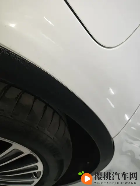 12万多圆梦奔驰SUV，16款GLC260，豪华触手可及-3