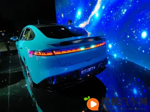 东风奕派eπ007+售1399万起，37秒破百-1