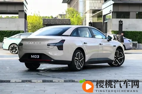 年轻人第一台家轿,买小鹏MONA M03还是长安启源A06?-3