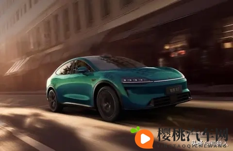 智界R7卖爆了，华为技术压倒对手，用户真买账吗-2