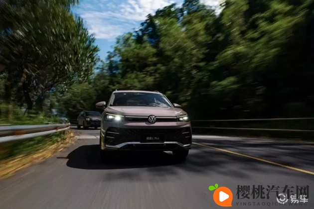 外网十三岁紫色面具：神秘符号崛起，年轻设计师创意引潮流-1