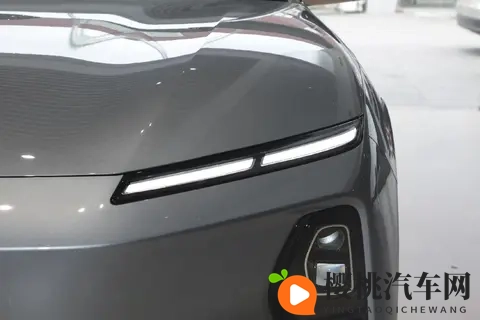 蔚来ET9,轴距3250毫米,41秒破百,纯电续航650公里+900V快充-3