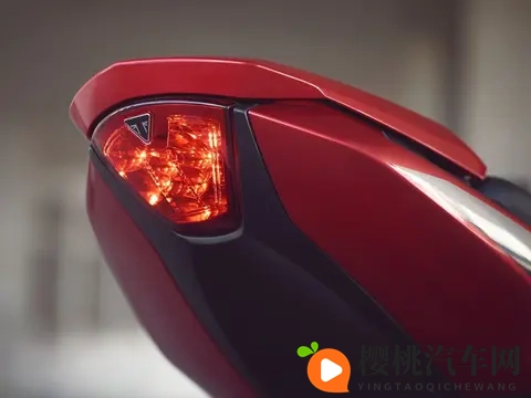 六轴IMU电控+可调悬架,2026款凯旋Trident 800英伦复古,7万元起-2