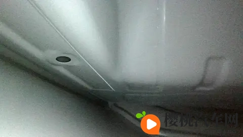 25万拿下白色奔驰GLC，体验零百69秒的豪华！-3