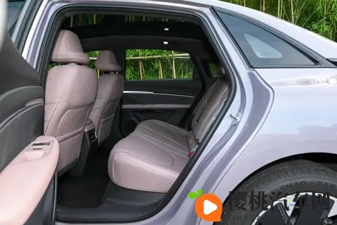 十三四万买家用电车，除了小鹏M03，长安启源A06也不错，选谁？-3