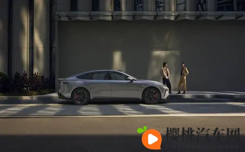 【上市】东风奕派eπ007+ 智美超能轿跑1399万起解锁-2