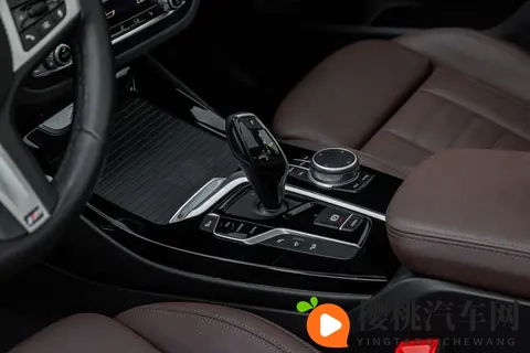 20万拿下宝马X3:要面子有里子,家用代步好选择-3