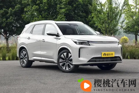 1398万起！赛力斯再添爆款，全能选手第三代蓝电E5 PLUS-2