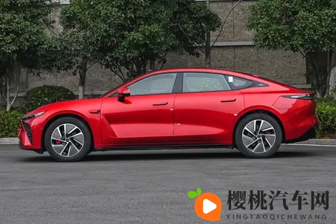 智能底盘＋猎鹰辅助驾驶，2025款星纪元ES究竟表现如何？-2