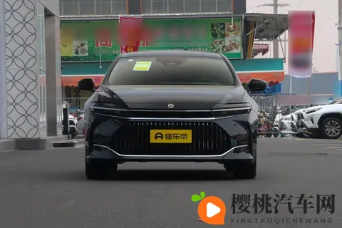 白色脚上满满白精华液9岁能用吗:汽车保养新潮流:护肤精华液焕新车漆?-2