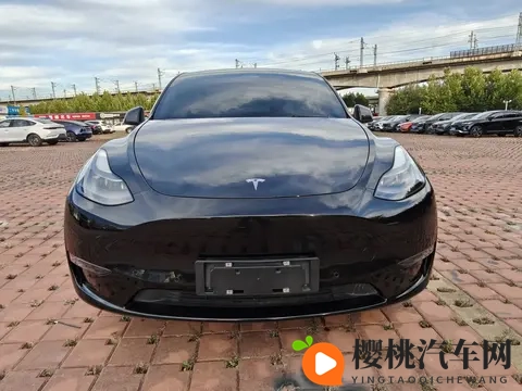 女澡堂各样年轻女胴体大众洗澡:女性澡堂汇聚青春肉体,众人共浴欢乐时光-2