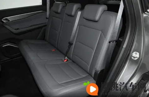 三种座椅布局可选,2026款吉利豪越L实力提升,能获得用户认可吗-1