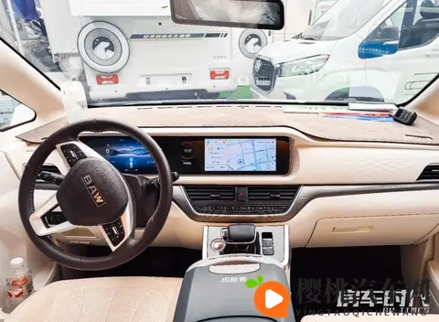 原厂量产 复古升顶 时尚吸睛 Vala纯电动宿营车-2