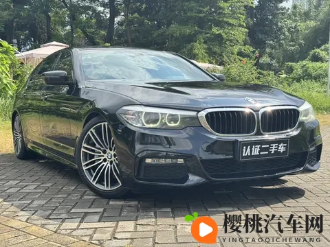 陈慧琳吃鸡的照片高清:美食与豪车,生活瞬间太美好-1