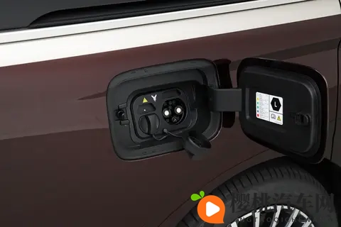 带娃出行还得看它!试驾26款岚图梦想家乾崑Ultra-3