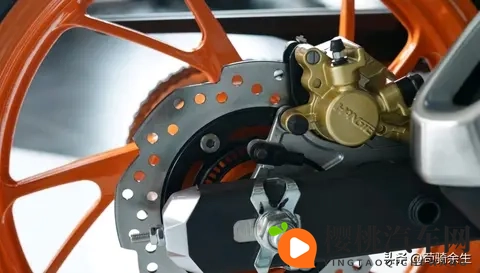 仿赛的颜值街车的心!本田宝藏车型NSP190,安全省油续航全打包!-1