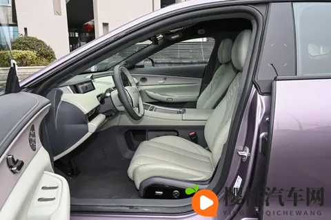 星纪元 ES 2025 款增程 Ultra 四驱旗舰，实用与质感兼顾-2