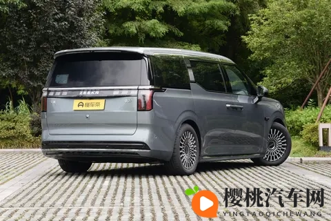 豪华MPV新选择？极氪009全方位解析，限时权益加持值不值得冲-2