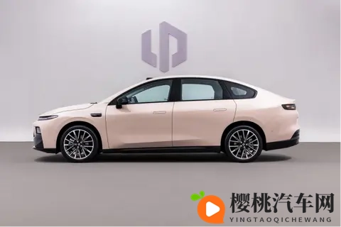 体育生腹肌白袜自慰Gaychinese:健身青年展示健硕腹肌,白袜诱惑,情感抒发独特魅力-2