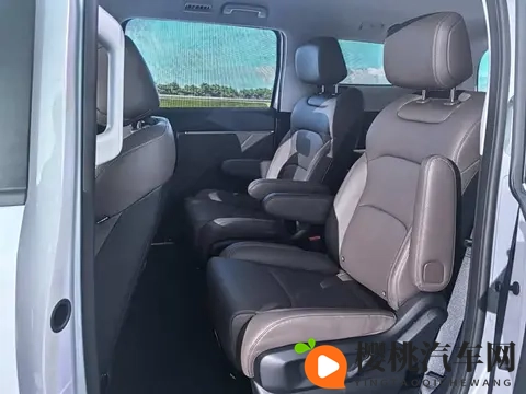 置换补贴价710万起!五菱星光730正式上市,三种动力系统-3