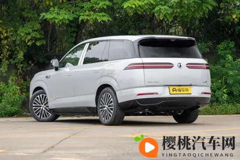 大六座SUV,39秒破百,续航1300km,腾势N8L适合家用-3