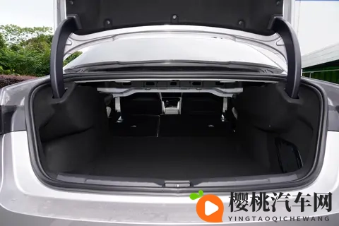 10万级运动轿车怎么选？看这款：第三代领克 03-3