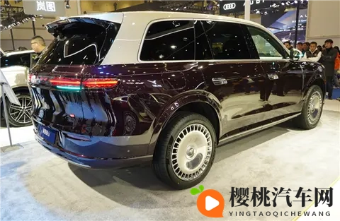 国产豪华旗舰SUV新王炸！岚图旗舰泰山亮相郑州国际车展-2