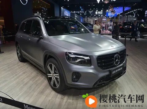 全新奔驰GLB内饰官图发布,配MBUX贯穿式大屏,12月8日全球首发-1