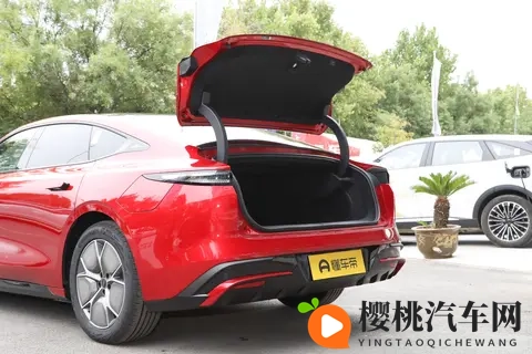 2025款星纪元ES：15万级起享百万级配置，11月购车福利错过等一年-3