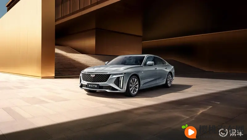 芋圆呀呀糖心VLog视频：汽车评测新视角，揭秘SUV性能与魅力-1